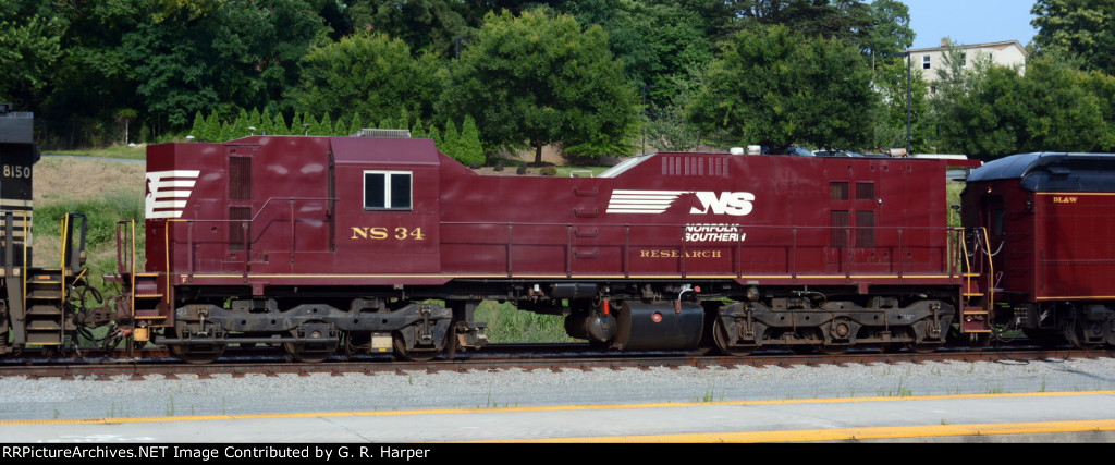 Profile shot of Research 34.  This is NOT "The Brick".  the brick is NS 38.  I call this thing "The Saddle"